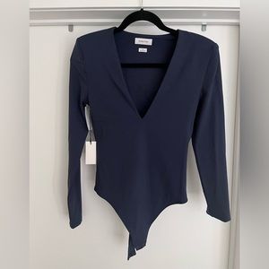 Aritzia Babaton NWT navy blue body suit with Dee V neck and shoulder add